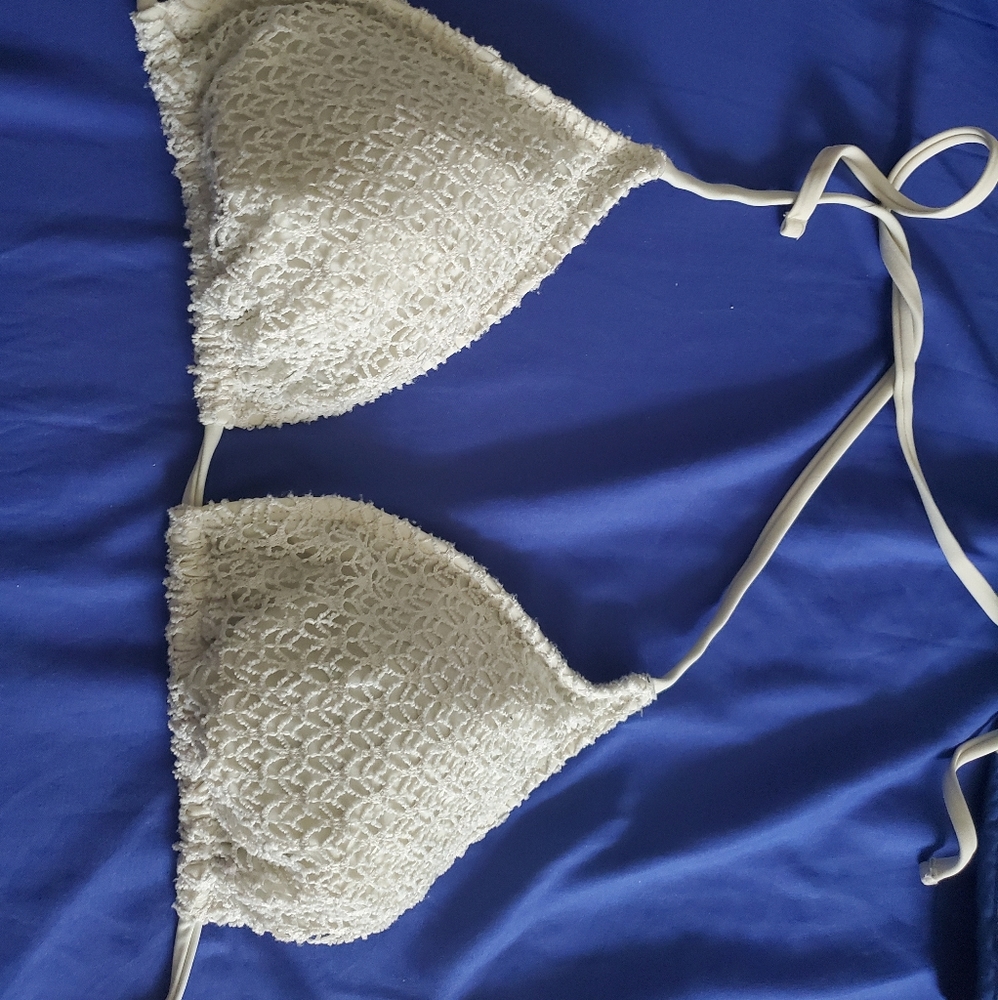 Forever 21 cream colored bikini top size Large